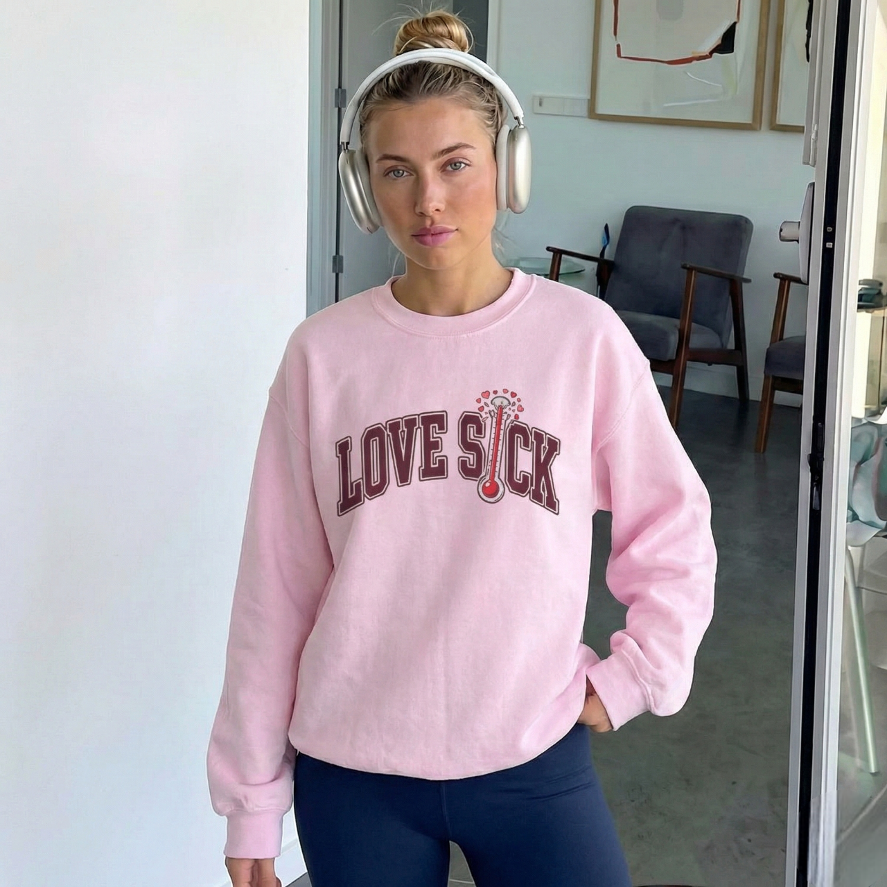 Queen of Hearts Crewneck Sweatshirt