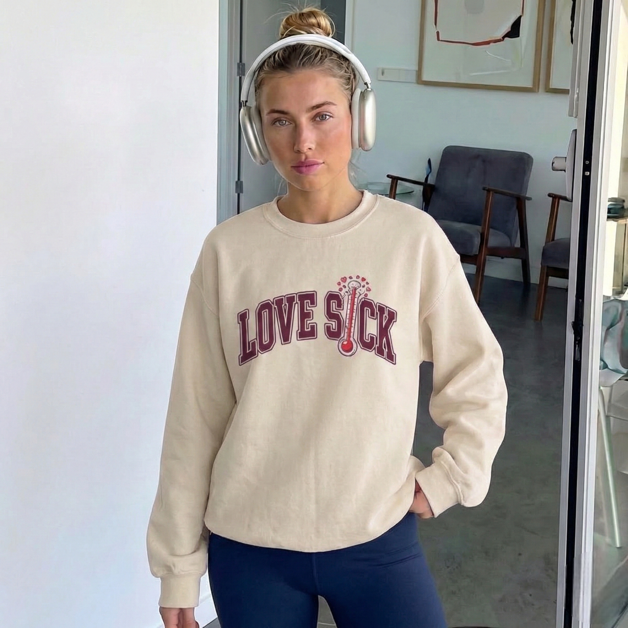 Queen of Hearts Crewneck Sweatshirt